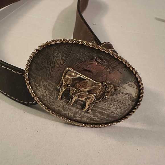 Ariat Belt  Montana Silversmiths Men's Silver Cowboy Oval- Classic Belt Buckle - Picture 1 of 5